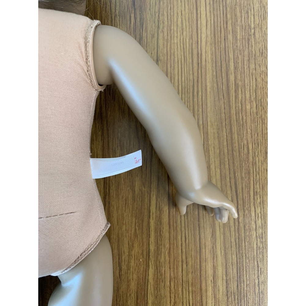 American Girl Doll Kanani Green Eyes Long Brown Wavy Hair 2011 GOTY - Picture 13 of 16